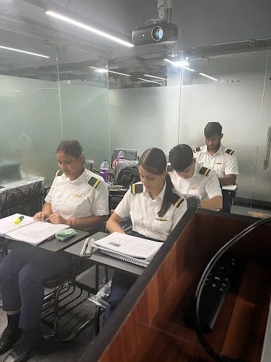 start-your-pilot-career-with-the-best-cpl-classes-in-patna-big-1