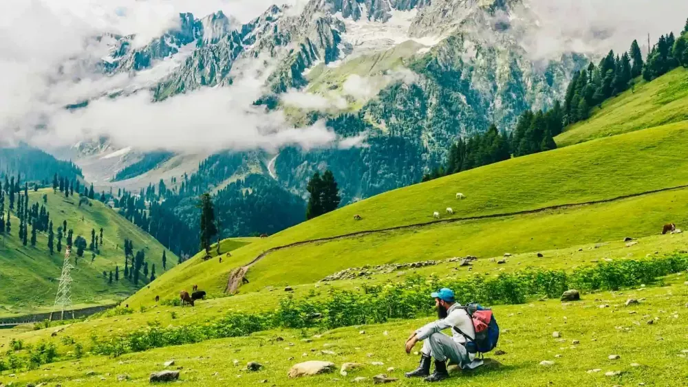 kashmir-vs-manali-in-summer-big-0