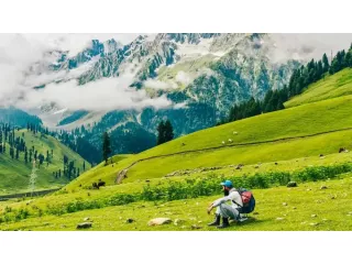 kashmir-vs-manali-in-summer-small-0
