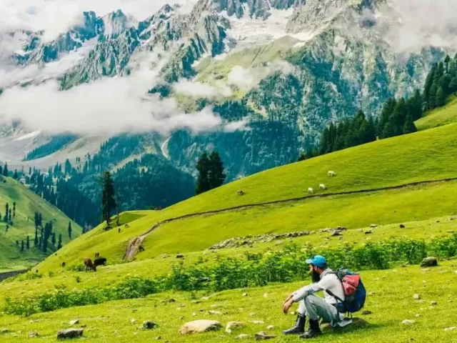 kashmir-vs-manali-in-summer