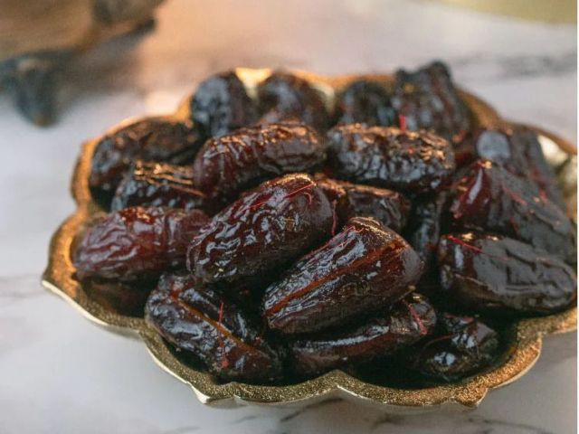 shop-fresh-kalmi-honey-dates-online-at-best-price