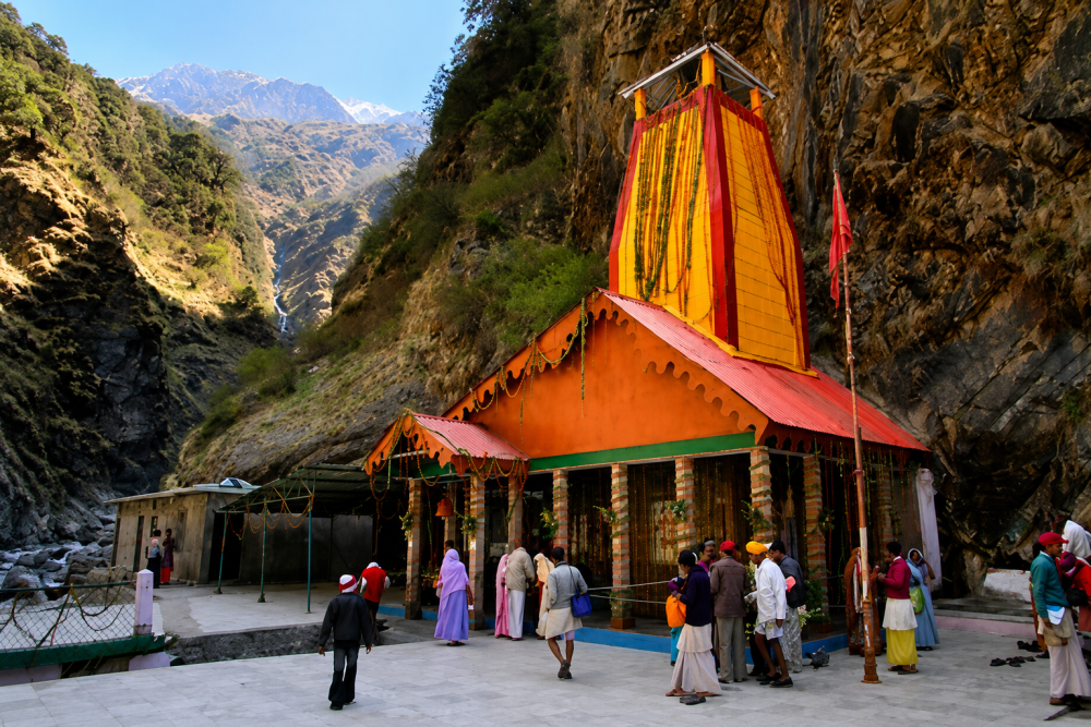 yamunotri-temple-sacred-journey-of-faith-big-0