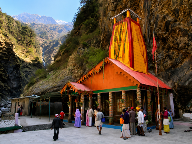 yamunotri-temple-sacred-journey-of-faith