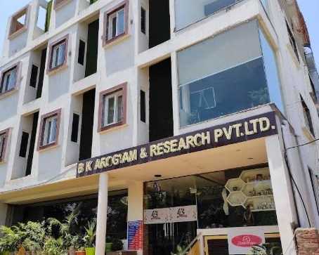 experienced-ayurvedic-doctor-in-varanasi-for-natural-care
