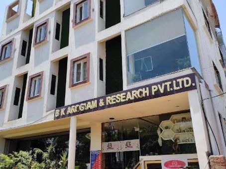 experienced-ayurvedic-doctor-in-varanasi-for-natural-care