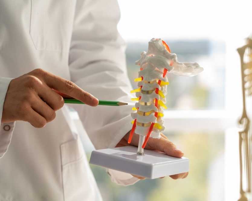 spine-specialist-in-mumbai-for-back-dr-rakesh-dhake-zenspine