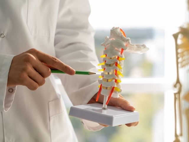 spine-specialist-in-mumbai-for-back-dr-rakesh-dhake-zenspine