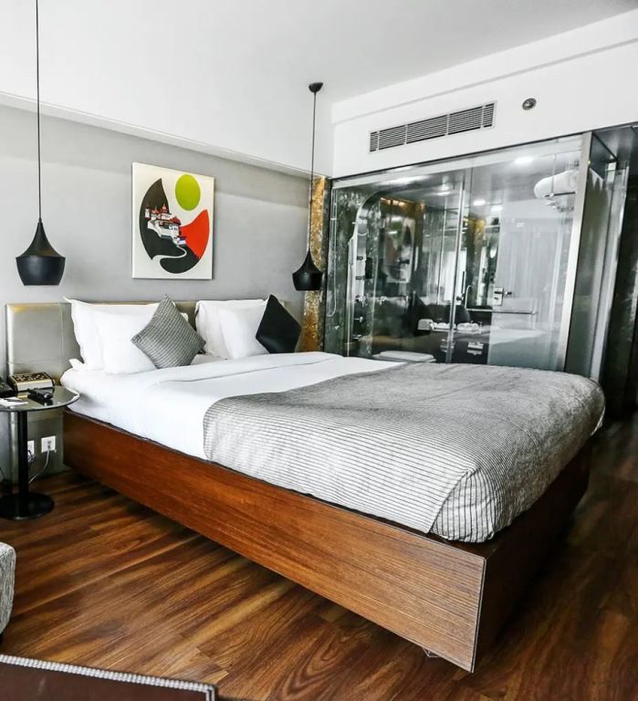 hotels-near-juhu-beach-close-to-mumbais-popular-attractions-big-2