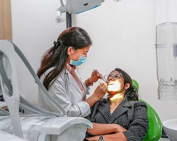 smile-makeovers-in-kerala-for-a-radiant-confident-new-look