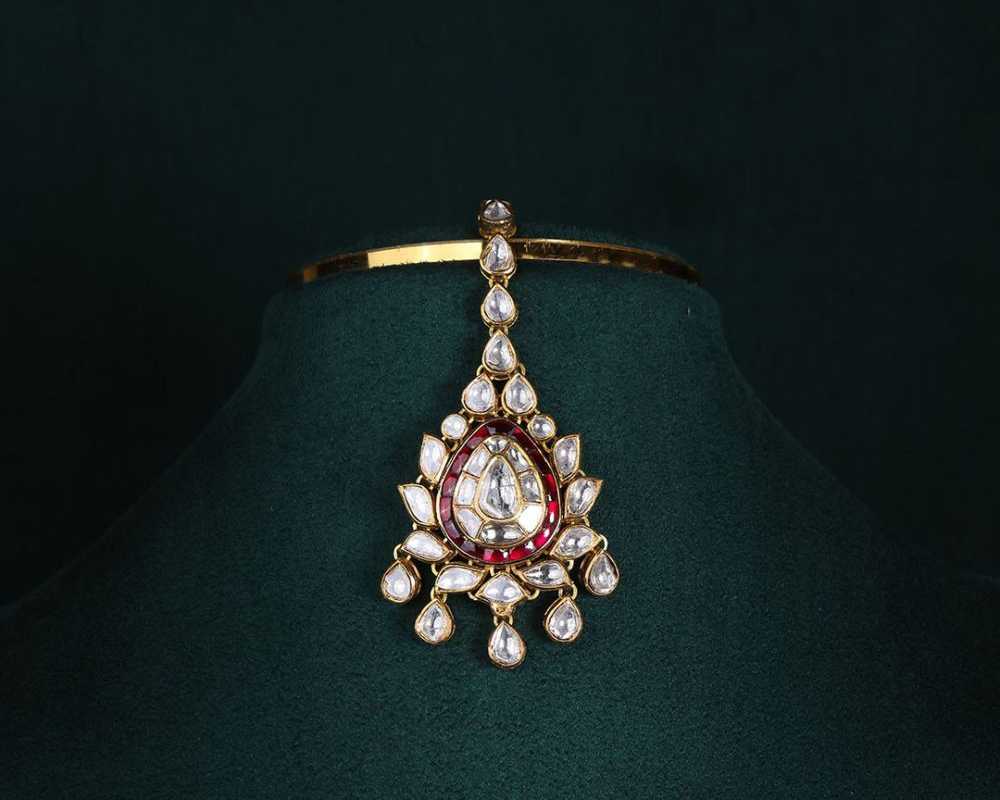 traditional-polki-bikaneri-mangtika-for-brides-baj