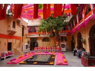 luxury-destination-fort-wedding-in-udaipur-fern-bambora-fort-small-0