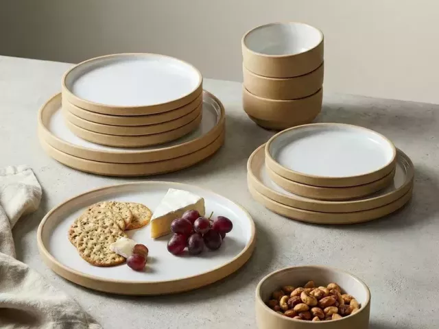 black-carrot-premium-20-piece-ceramic-dinner-set