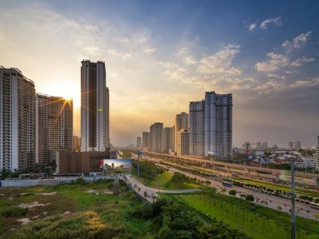 mukesh-khurana-legal-case-delhi-ncr-builder-update