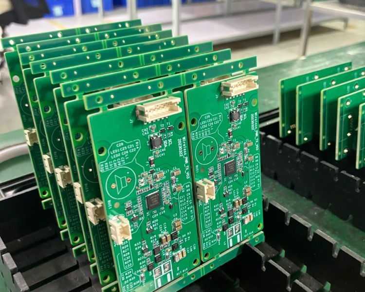 custom-pcb-assembly-supplier-in-gandhinagar-9227020017
