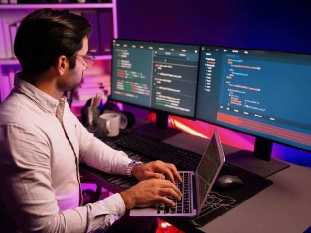 professional-web-development-services-by-magnawiz