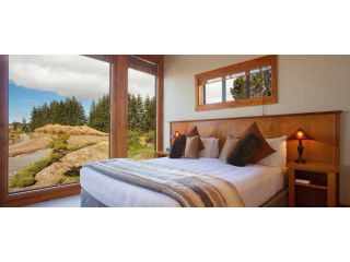 accommodation-in-te-anau-comfortable-lakefront-stays-small-1