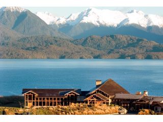 accommodation-in-te-anau-comfortable-lakefront-stays-small-3