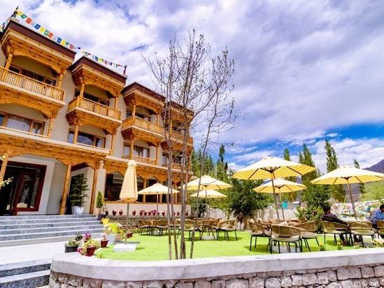 luxury-hotels-in-leh-ladakh