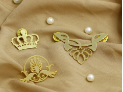 custom-wedding-lapel-pins-for-special-celebrations