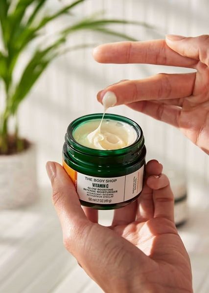 glow-naturally-with-body-shop-moisturiser-by-the-body-shop-india-big-0