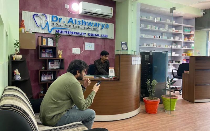 restore-missing-teeth-at-a-dental-implant-clinic-in-patna-big-1