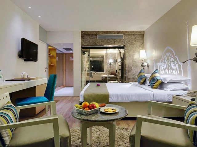 best-hotel-rooms-in-juhu-mumbai-near-beach-and-airport