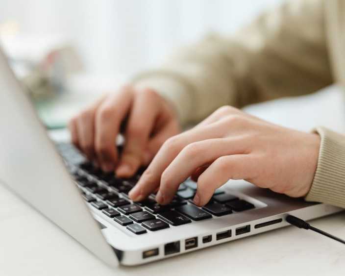 best-laptop-on-rent-in-delhi