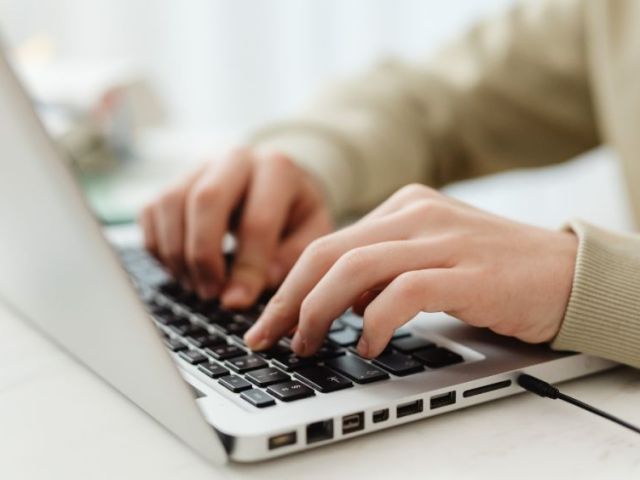 best-laptop-on-rent-in-delhi