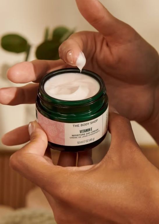 radiant-skincare-starts-with-the-best-face-whitening-cream-big-0