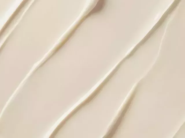 under-eye-cream-for-fine-lines