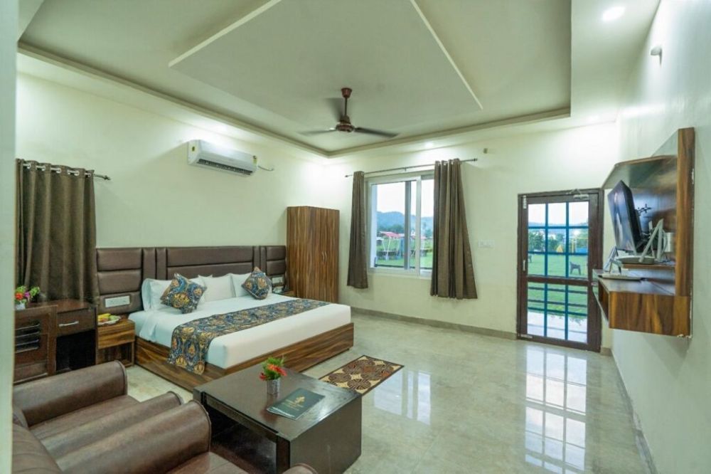 luxury-resorts-in-ramnagar-big-0