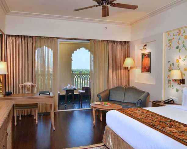 where-to-find-the-best-family-restaurants-near-jaipur-palace