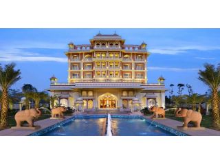 where-to-find-the-best-family-restaurants-near-jaipur-palace-small-2