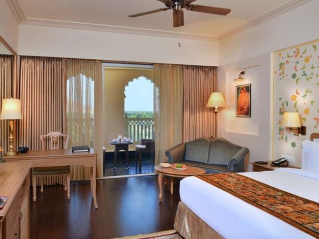 where-to-find-the-best-family-restaurants-near-jaipur-palace