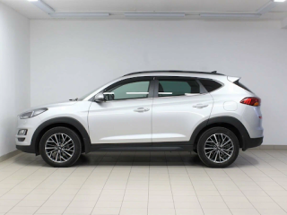 buy-best-hyundai-used-cars-for-comfortable-family-drives-small-0