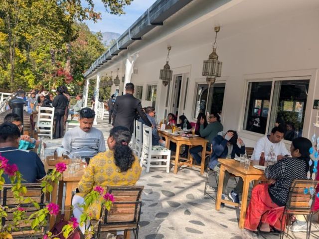 cafe-in-dehradun-with-rooftop-foresta-cafe