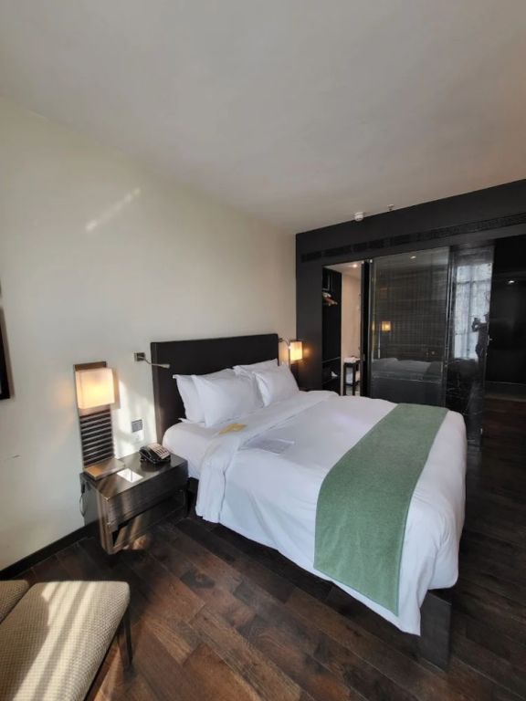 hotels-in-andheri-east-mumbai-near-business-hubs-the-mirador-big-2