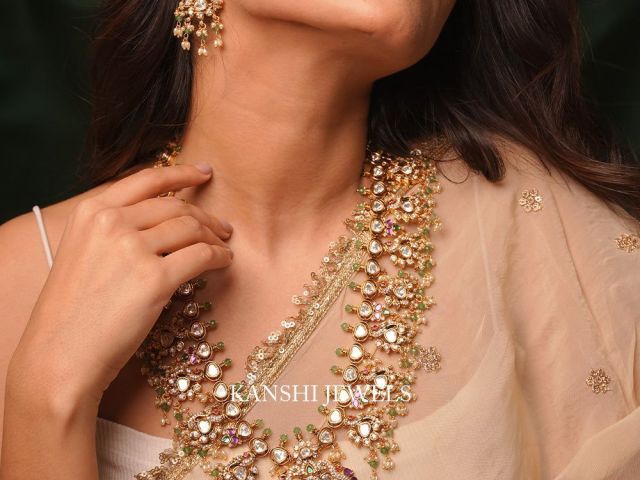 stunning-choker-jewellery-set-for-unforgettable-glamour