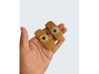 elegant-women-handmade-bangles-online-small-0