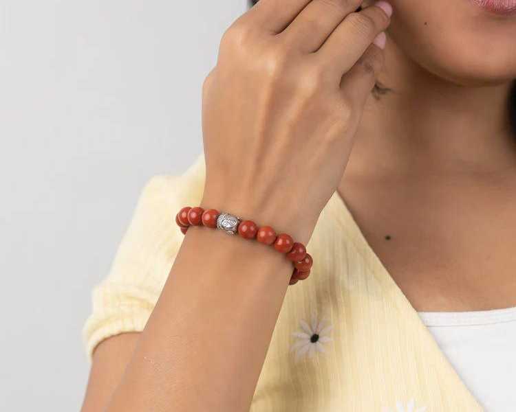 buy-red-jasper-bracelet-for-strength-positive-energy