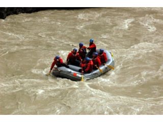 river-rafting-in-ladakh-small-0