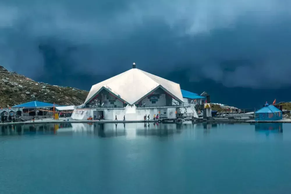 hemkund-sahib-a-sacred-journey-through-the-himalayas-big-0
