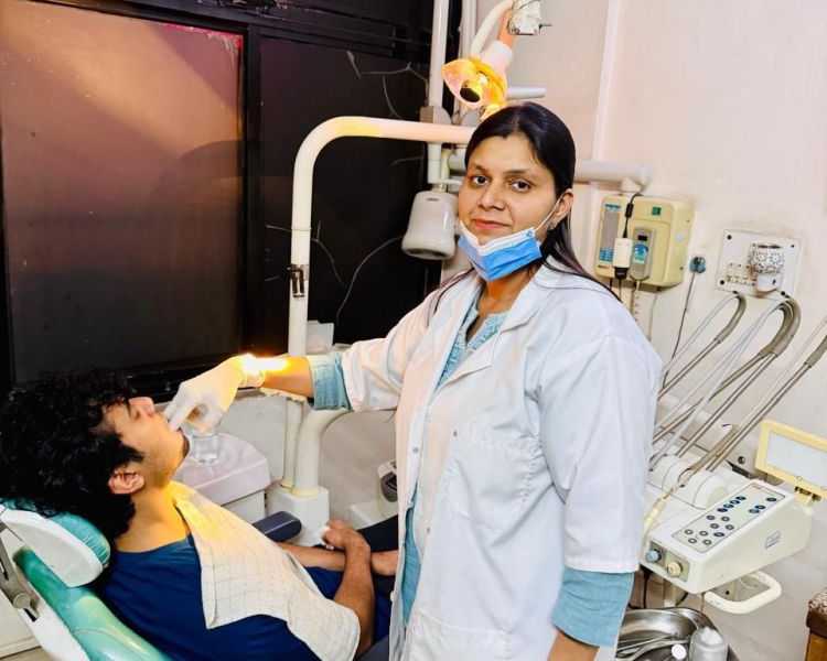 experienced-dentists-at-leading-dental-clinic-in-dwarka-sector-11