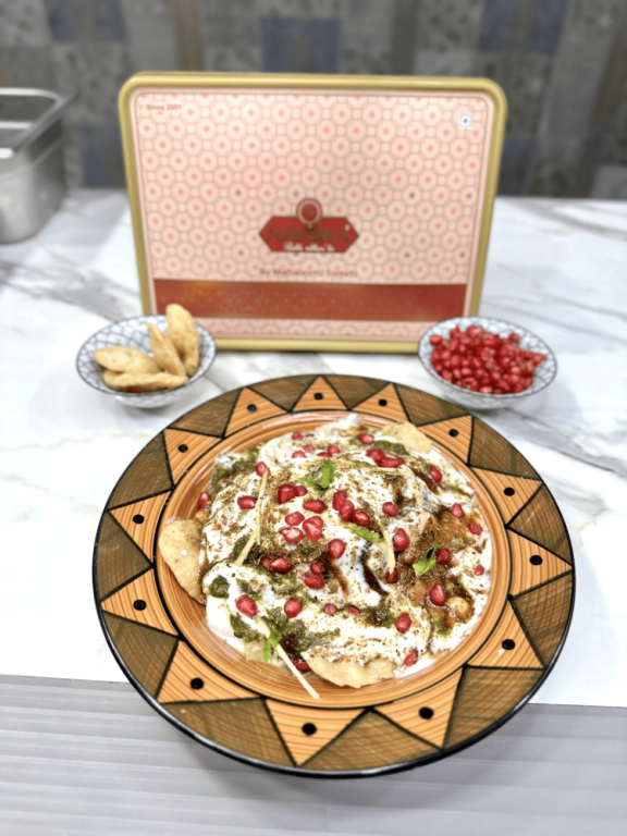 enjoy-kachori-bhale-papadi-at-best-chaat-shop-in-uttam-nagar-big-0