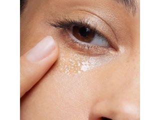 simple-eye-care-routine-for-healthy-skin-small-0