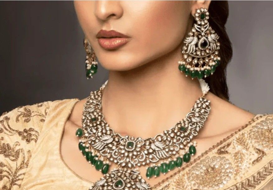 womens-choker-necklace-big-0