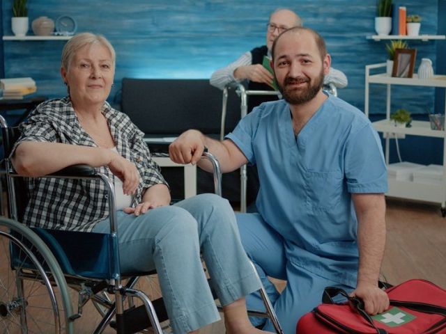 comfortable-reliable-commode-chair-for-adults-medi-aid-xpert