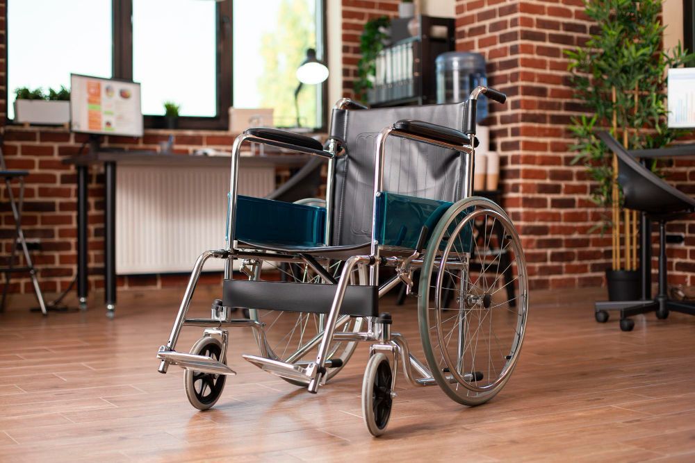 easy-mobility-shower-commode-wheelchair-medi-aid-xpert-big-0