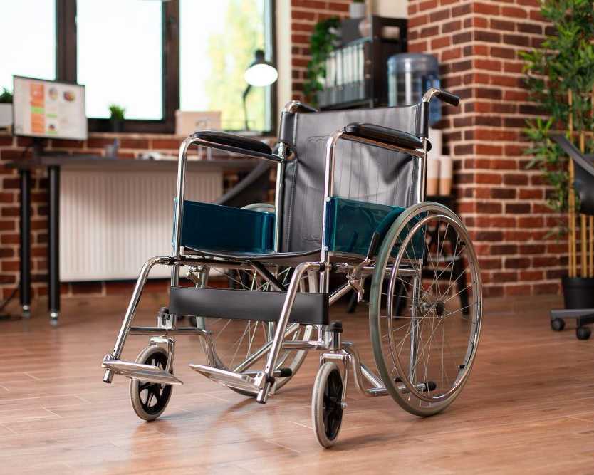 easy-mobility-shower-commode-wheelchair-medi-aid-xpert