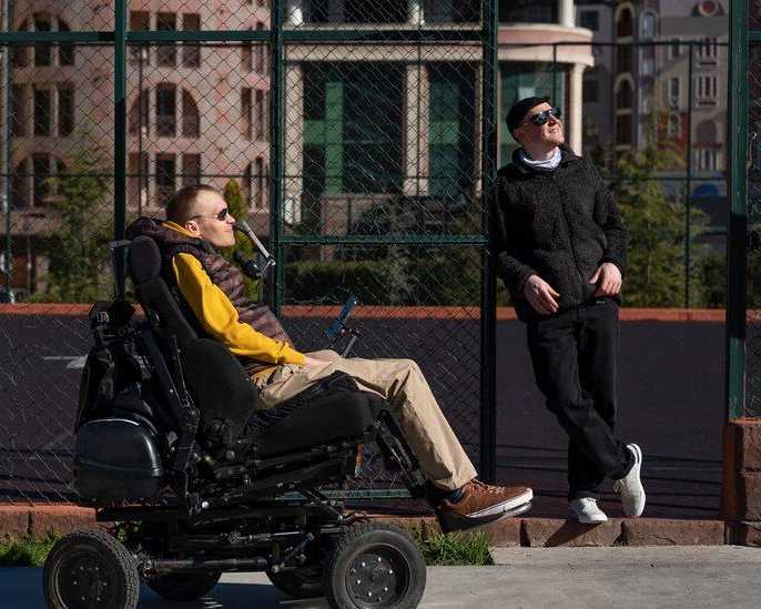 premium-comfort-with-karma-aurora-5-wheelchair-medi-aid-xpert